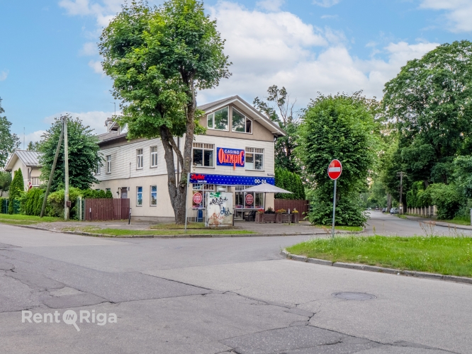 Sludinājumi. Piedāvāju iegādāties komercobjektu ar stabiliem nomniekiem un esošu naudas plūsmu.  + Zemes gabala Cena: 1.45e+06 EUR Foto #4