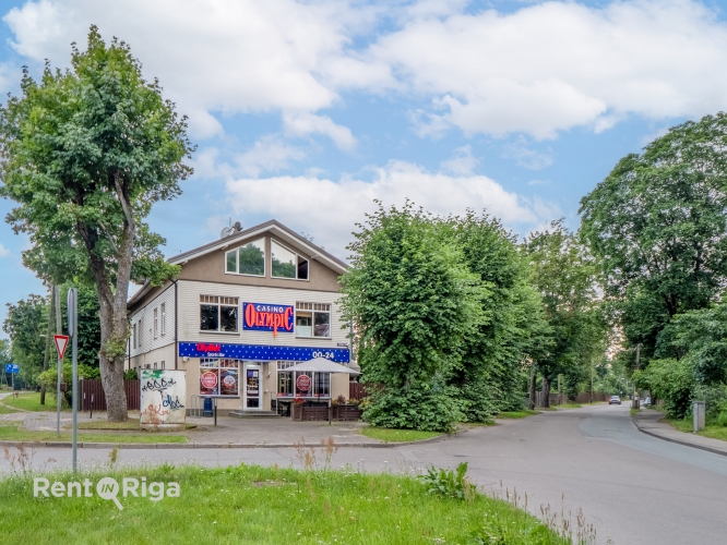 Sludinājumi. Piedāvāju iegādāties komercobjektu ar stabiliem nomniekiem un esošu naudas plūsmu.  + Zemes gabala Cena: 1.45e+06 EUR Foto #1