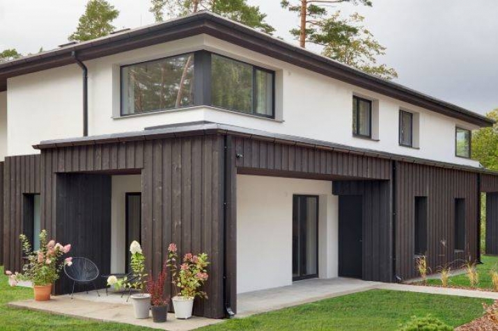 Sludinājumi. Ilgtermiņa īrei tiek piedāvāts 4 istabu dzīvoklis četru dzīvokļu mājā jaunajā ciematā Dzilnupes. Cena: 1250 EUR/mēn Foto #1