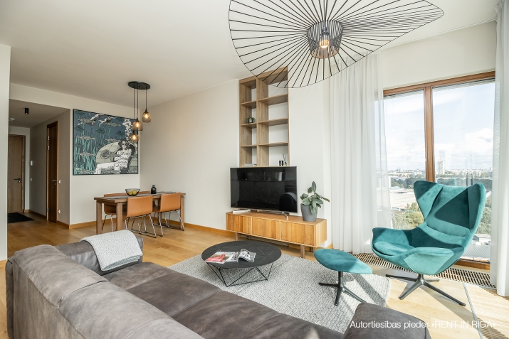 Sludinājumi. Tiek pārdots dzīvoklis 13. stāvā ar fantastisku skatu uz Vecrīgu, Daugavu un Vanšu tiltu. Cena Cena: 350000 EUR Foto #9