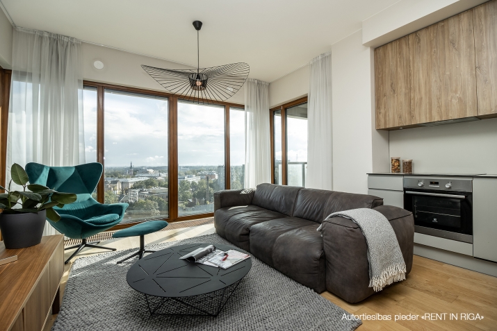 Sludinājumi. Tiek pārdots dzīvoklis 13. stāvā ar fantastisku skatu uz Vecrīgu, Daugavu un Vanšu tiltu. Cena Cena: 350000 EUR Foto #7
