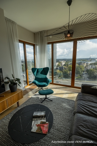 Sludinājumi. Tiek pārdots dzīvoklis 13. stāvā ar fantastisku skatu uz Vecrīgu, Daugavu un Vanšu tiltu. Cena Cena: 350000 EUR Foto #2