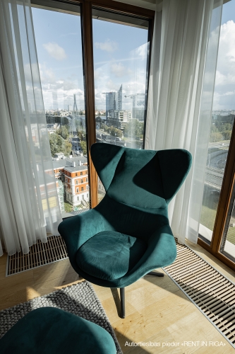 Sludinājumi. Tiek pārdots dzīvoklis 13. stāvā ar fantastisku skatu uz Vecrīgu, Daugavu un Vanšu tiltu. Cena Cena: 350000 EUR Foto #3