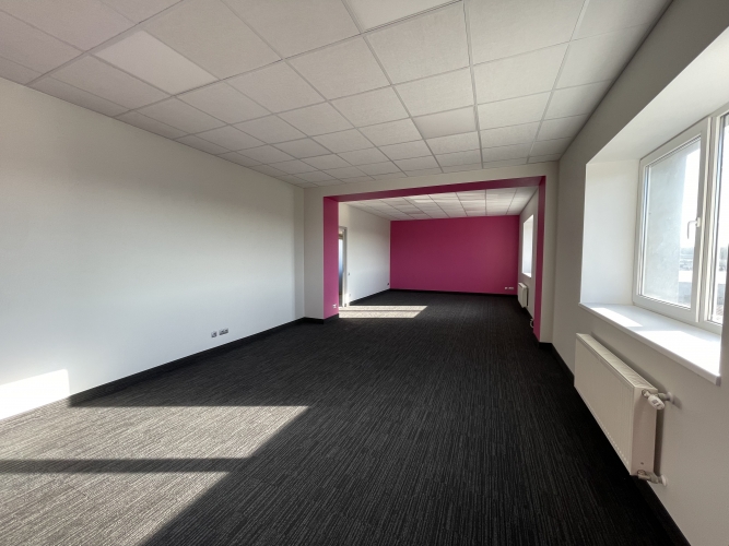 Объявление. Svaigs birojs industriālajā parkā.  Biroju, veikalu un noliktavu komplekss atrodās Lubānas un Цена: 330 EUR/мес. Foto #2