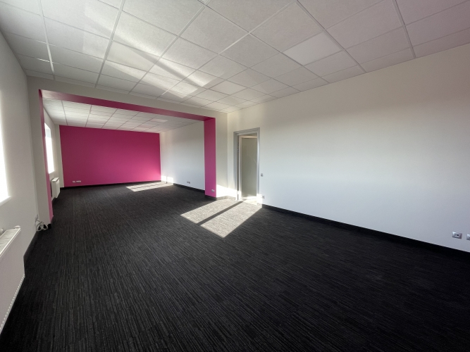 Объявление. Svaigs birojs industriālajā parkā.  Biroju, veikalu un noliktavu komplekss atrodās Lubānas un Цена: 330 EUR/мес. Foto #3