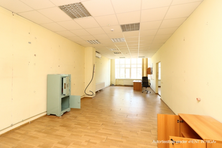 Sludinājumi. Birojs/noliktavas-ražošanas telpas pie Dienvidu tilta.  + 3. stāvs. + Platība sastāv no atvērtas Cena: 1950 EUR/mēn Foto #8