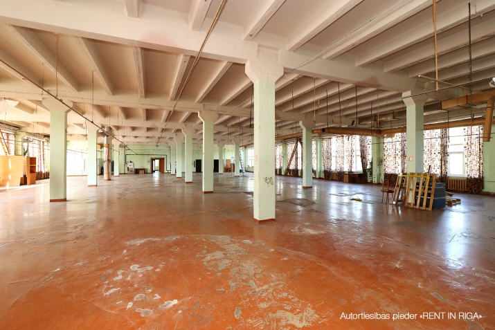 Sludinājumi. Birojs/noliktavas-ražošanas telpas pie Dienvidu tilta.  + 3. stāvs. + Platība sastāv no atvērtas Cena: 1950 EUR/mēn Foto #3