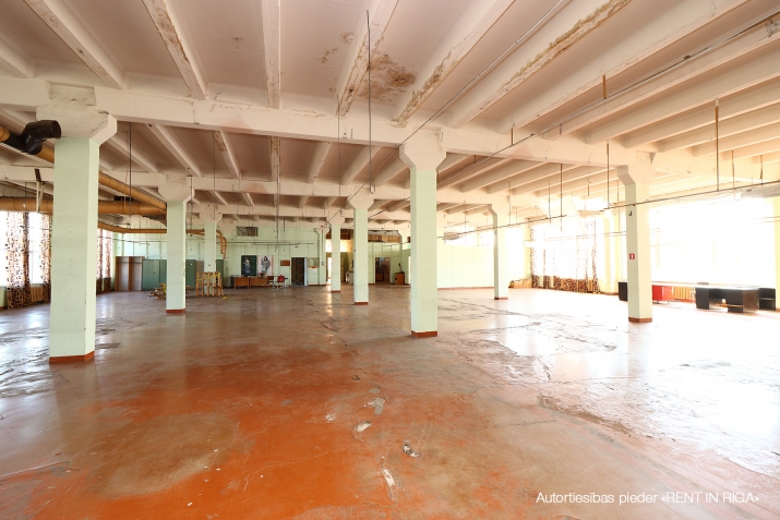 Sludinājumi. Birojs/noliktavas-ražošanas telpas pie Dienvidu tilta.  + 3. stāvs. + Platība sastāv no atvērtas Cena: 1950 EUR/mēn Foto #4