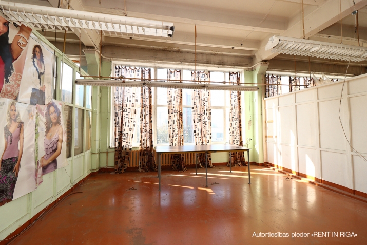 Sludinājumi. Birojs/noliktavas-ražošanas telpas pie Dienvidu tilta.  + 3. stāvs. + Platība sastāv no atvērtas Cena: 1950 EUR/mēn Foto #5