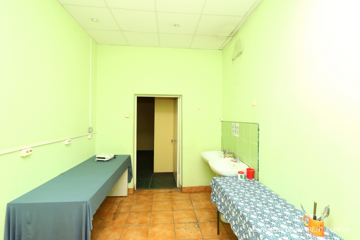 Sludinājumi. Birojs/noliktavas-ražošanas telpas pie Dienvidu tilta.  + 3. stāvs. + Platība sastāv no atvērtas Cena: 1950 EUR/mēn Foto #7