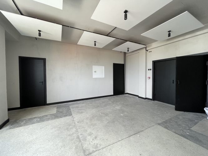 Объявление. Birojs Pļavniekos.  Lifts. WC koplietošanas koridorī. Pilsētas apkure. Autostāvvieta. Цена: 735 EUR/мес. Foto #8