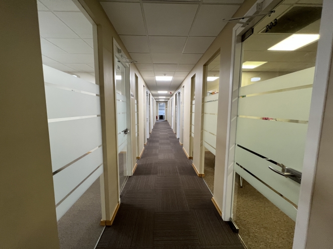 Sludinājumi. Piedāvājumā biroja telpas Tērbatas iela 74a.  + 2. stāvs; + Lieliska lokācija pilsētas centrā; + Cena: 370 EUR/mēn Foto #4