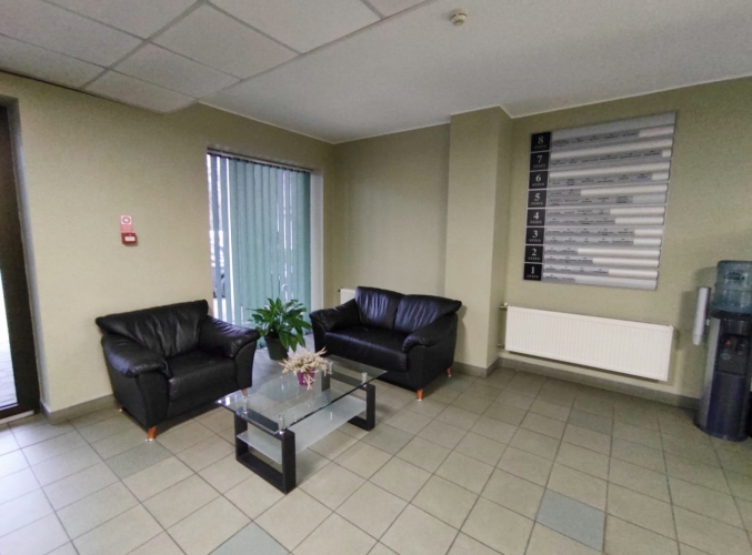 Sludinājumi. Noliktavas telpas biznes centrā \'Forums\'  + viena telpa normālā stāvoklī; + 2 ārdurvis; + bezmaksas Cena: 455 EUR/mēn Foto #4