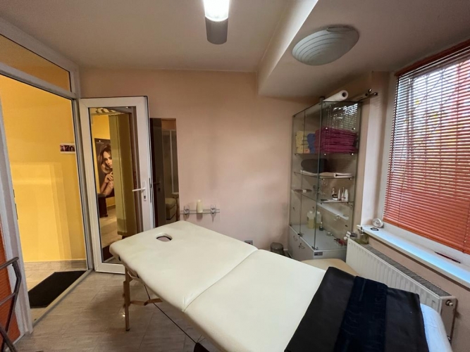Sludinājumi. Unikāls piedāvājums - gatavs bizness, frizētava - skaistumkopšanas salons! Salons strāda jau Cena: 95000 EUR Foto #8