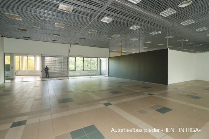 Sludinājumi. Telpas tirdzniecības centrā VENTA, Imantā.  + Telpas atrodas 2. stāva; + platība tiek iznomāta ar Cena: 900 EUR/mēn Foto #2