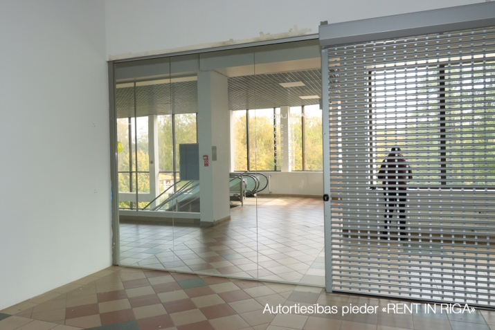 Sludinājumi. Telpas tirdzniecības centrā VENTA, Imantā.  + Telpas atrodas 2. stāva; + platība tiek iznomāta ar Cena: 900 EUR/mēn Foto #5