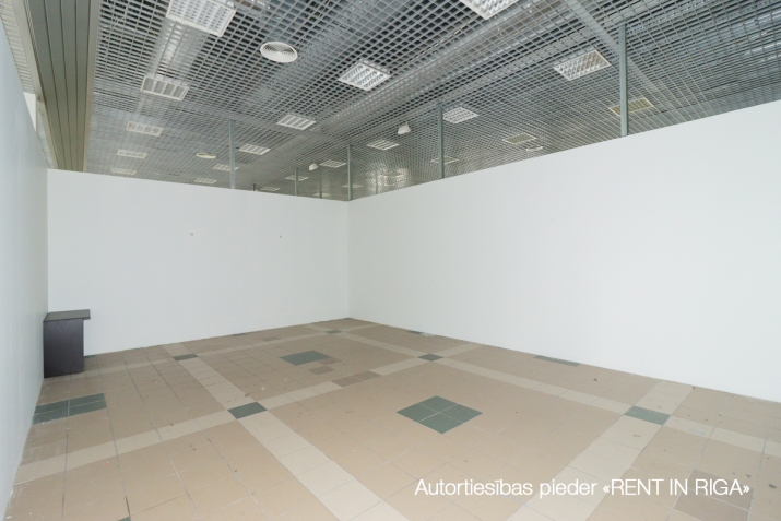 Sludinājumi. Telpas tirdzniecības centrā VENTA, Imantā.  + Telpas atrodas 2. stāva; + platība tiek iznomāta ar Cena: 900 EUR/mēn Foto #6