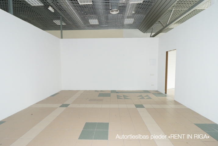 Sludinājumi. Telpas tirdzniecības centrā VENTA, Imantā.  + Telpas atrodas 2. stāva; + platība tiek iznomāta ar Cena: 900 EUR/mēn Foto #7
