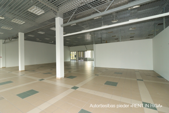 Sludinājumi. Telpas tirdzniecības centrā VENTA, Imantā.  + Telpas atrodas 2. stāva; + platība tiek iznomāta ar Cena: 900 EUR/mēn Foto #8