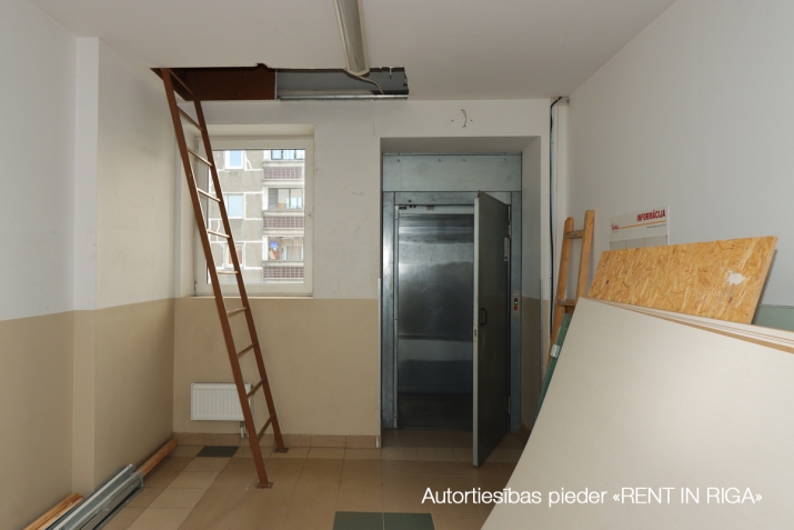 Sludinājumi. Telpas tirdzniecības centrā VENTA, Imantā.  + Telpas atrodas 2. stāva; + platība tiek iznomāta ar Cena: 900 EUR/mēn Foto #9