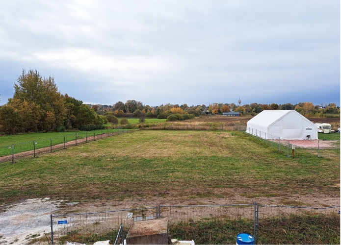 Sludinājumi. Noliktavu/ražotņu un biroju komplekss Ķekavā ar elektrību.  Iznomājam iežogotus āra laukumus Cena: 210 EUR/mēn Foto #2