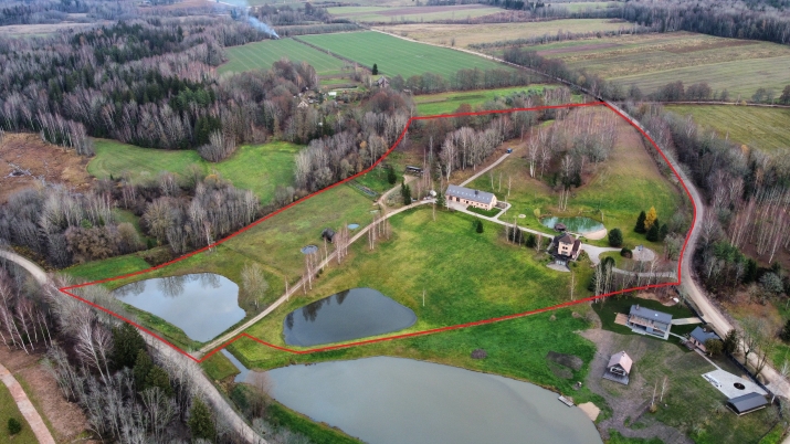 Sludinājumi. Pārdošanā fantastisks īpašums Līgatnē.   Uz vērienīgā 7,1 ha zemesgabala ierīkota 3- stāvu Cena: 550000 EUR Foto #1