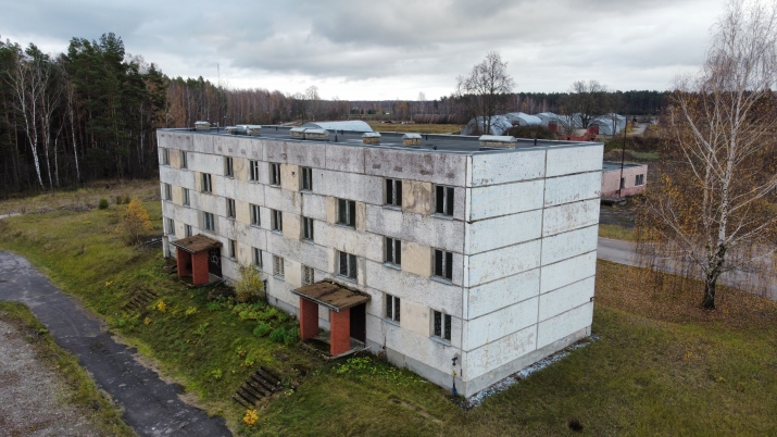 Объявление. Dzīvokļu ēka renovācijai.  Īpašums sastāv no : 1) Zeme 7124 m2; 2) ēka 1120 m2 (lietderīgā platīva Цена: 350000 EUR Foto #7