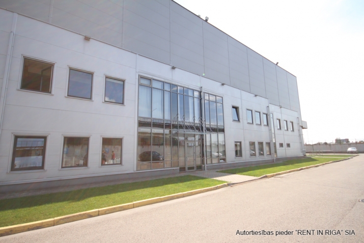 Объявление. Apkurināmas noliktavas/ražošanas Rencēnu ielā. + 2. stāvs. + 2 Hidrauliskās rampas no 1. stāva. + 2 Цена: 19440 EUR/мес. Foto #4