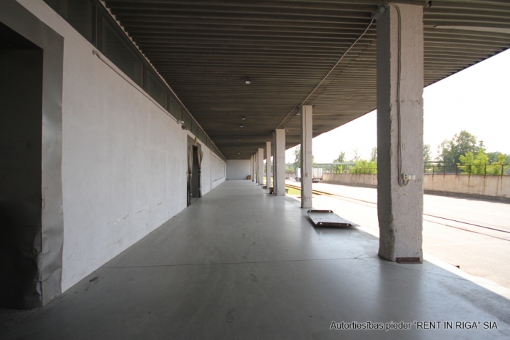 Объявление. Apkurināmas noliktavas/ražošanas Rencēnu ielā. + 2. stāvs. + 2 Hidrauliskās rampas no 1. stāva. + 2 Цена: 19440 EUR/мес. Foto #8