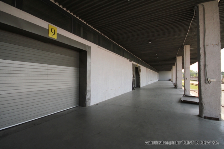 Объявление. Apkurināmas noliktavas/ražošanas Rencēnu ielā. + 2. stāvs. + 2 Hidrauliskās rampas no 1. stāva. + 2 Цена: 19440 EUR/мес. Foto #9