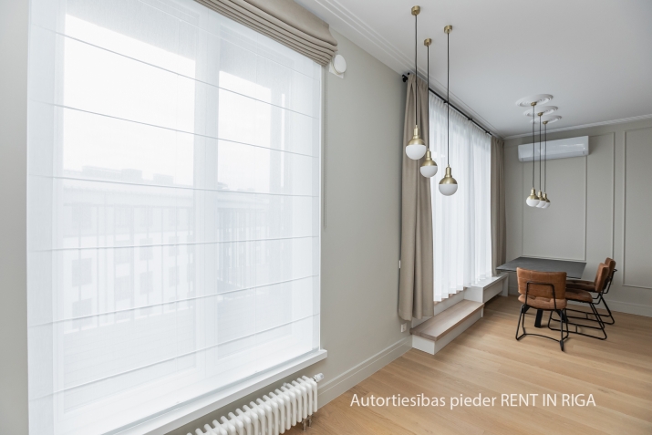 Объявление. Квартира пентхаусного типа с террасой в тихом центре. Квартира с изысканным дизайном интерьера, Цена: 2200 EUR/мес. Foto #6