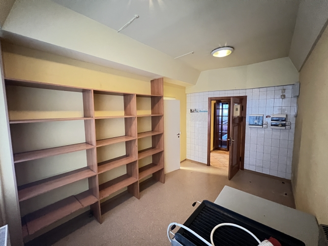 Объявление. Piedāvājumā telpas Ķengaragā.  + 1. stāvā. + Platība sastāv no divām lielajām telpām, 3 kabinetiem, Цена: 1300 EUR/мес. Foto #8