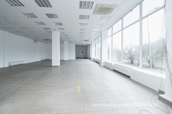 Sludinājumi. Tirdzniecības telpas Imantā.  + 1. stāvs. + Divas atsevišķas ieejas no ēkas fasādes. + Platība Cena: 3546 EUR/mēn Foto #3