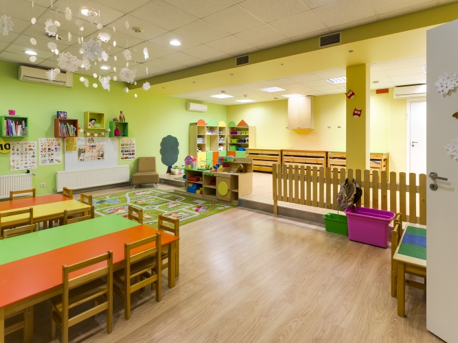 Sludinājumi. Piedāvājam īrēt komercplatību pretī Stomatoloģijas institūtam. Šobrīd telpa ir aprīkota Cena: 3230 EUR/mēn Foto #1