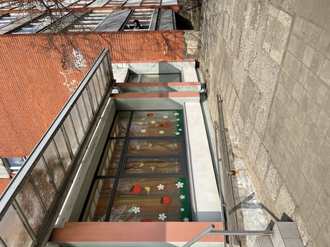 Sludinājumi. Piedāvājam īrēt komercplatību pretī Stomatoloģijas institūtam. Šobrīd telpa ir aprīkota Cena: 3230 EUR/mēn Foto #4