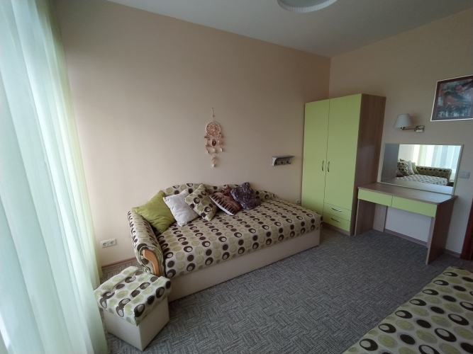 Sludinājumi. Tiek piedavāts dzīvoklis ar kopējo platību 93 m2, dzīvojamo platību 84 m2 un 9 m2 - lodžiju. Māja Cena: 600 EUR/mēn Foto #9