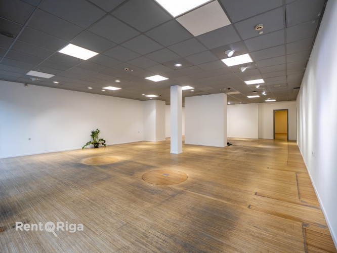Объявление. Nomai tiek piedāvāts ērtas un funkcionāli pievilcīgas telpas Rīgas centrā. To kopējā platība 188 Цена: 3760 EUR/мес. Foto #5