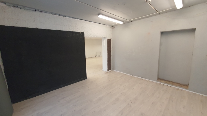 Sludinājumi. Biroja telpas pie TC Riga Plaza.  + 2 telpas; + grīdas segums linolejs. + vidējās izmaksas apkures Cena: 400 EUR/mēn Foto #4