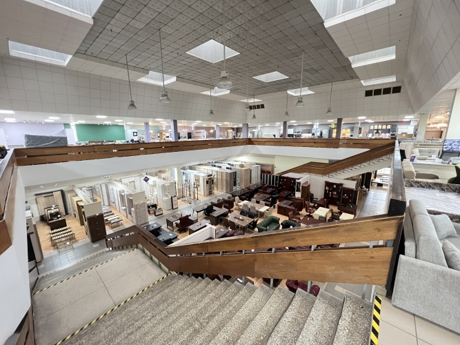 Sludinājumi. Piedāvājumā tirdzniecības telpas \'\'Mēbeļu Nams\'\', Dzelzavas ielā 72.  + Kopējā platība 250 m2; + 1. Cena: 2500 EUR/mēn Foto #5