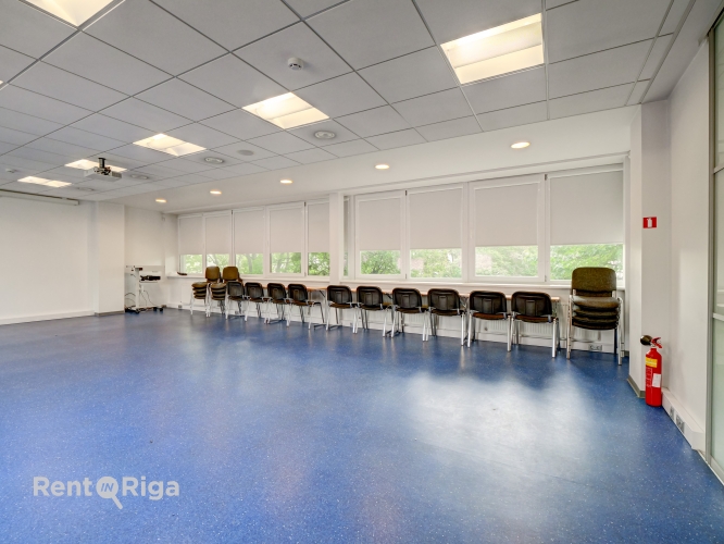 Sludinājumi. Birojs pie \'Dominas\'.  Ēka atrodas 2 kvartālu attālumā no tirdzniecibas centra \'Domina\'.  Gaišas, Cena: 464 EUR/mēn Foto #3