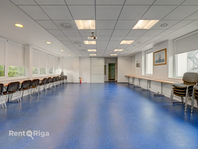 Sludinājumi. Birojs pie \'Dominas\'.  Ēka atrodas 2 kvartālu attālumā no tirdzniecibas centra \'Domina\'.  Gaišas, Cena: 464 EUR/mēn Foto #2