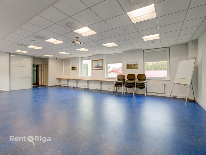 Sludinājumi. Birojs pie \'Dominas\'.  Ēka atrodas 2 kvartālu attālumā no tirdzniecibas centra \'Domina\'.  Gaišas, Cena: 464 EUR/mēn Foto #4