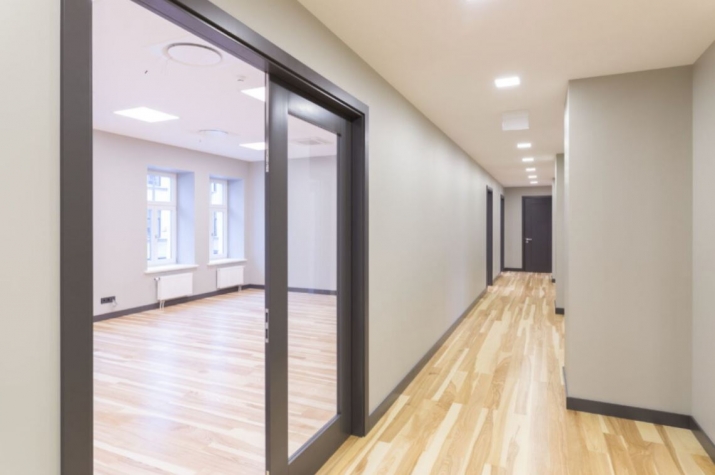 Sludinājumi. Piedāvājumā augstas klases biroja telpas ekskluzīvajā Berga Bazāra kvartālā!  Telpas ar kopējo Cena: 2653 EUR/mēn Foto #1