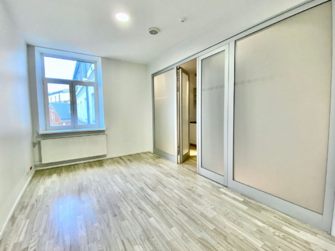 Sludinājumi. Piedāvājumā plašas biroja telpas ekskluzīvajā Berga Bazārā!  Telpas ar kopējo platību 189.5m2 Cena: 1300 EUR/mēn Foto #5