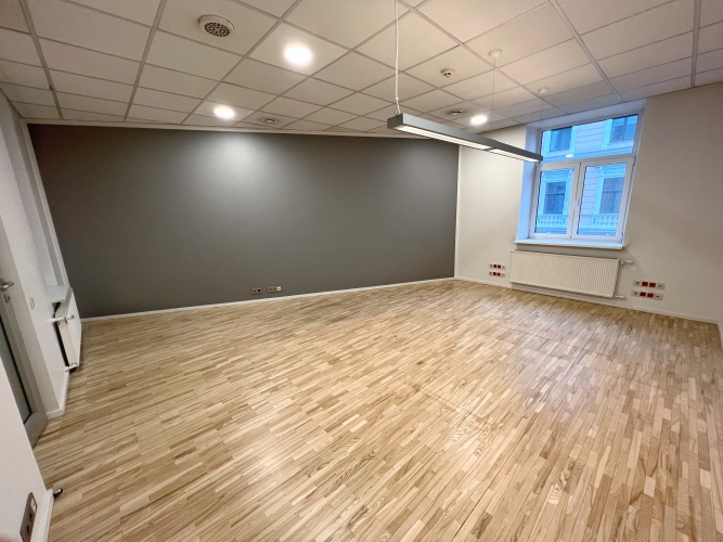 Sludinājumi. Piedāvājumā plašas biroja telpas ekskluzīvajā Berga Bazārā!  Telpas ar kopējo platību 189.5m2 Cena: 1300 EUR/mēn Foto #9