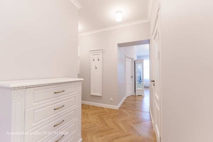 Sludinājumi. Piedāvājam īrēt ekskluzīvus 2-istabu apartamentus Rīgas centrā, jaunā rekonstruētā projektā Cena: 1250 EUR/mēn Foto #8