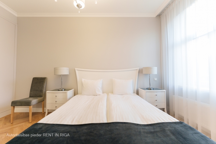 Sludinājumi. Piedāvājam īrēt ekskluzīvus 2-istabu apartamentus Rīgas centrā, jaunā rekonstruētā projektā Cena: 1250 EUR/mēn Foto #4