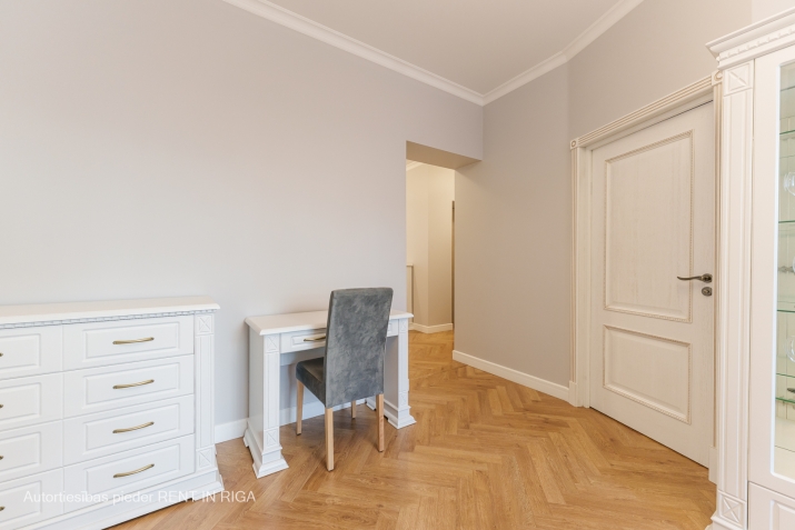 Sludinājumi. Piedāvājam īrēt ekskluzīvus 2-istabu apartamentus Rīgas centrā, jaunā rekonstruētā projektā Cena: 1250 EUR/mēn Foto #9