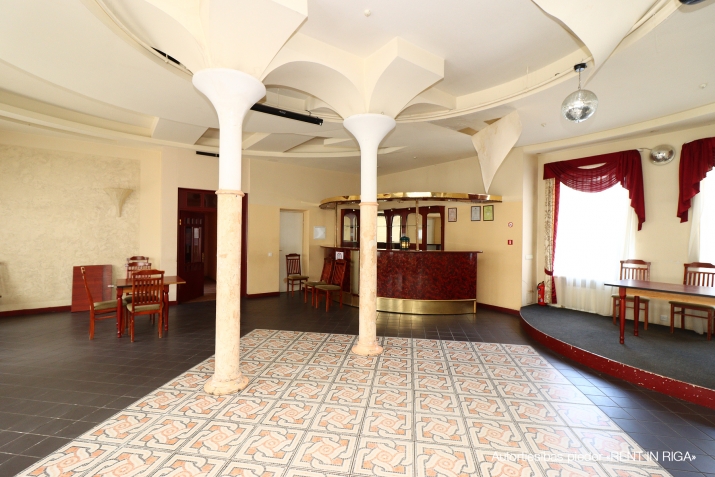 Sludinājumi. Telpas kafeinīcai, veikalam vai citai nodarbei, Juglā.  Ērta piebraukšana. Elektroenerģijas Cena: 780 EUR/mēn Foto #1