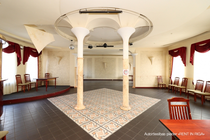 Sludinājumi. Telpas kafeinīcai, veikalam vai citai nodarbei, Juglā.  Ērta piebraukšana. Elektroenerģijas Cena: 780 EUR/mēn Foto #4